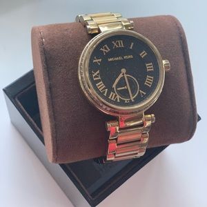 Michael Kors Women’s watch NWT gold/black